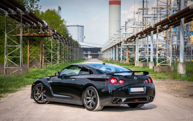 Nissan GT-R cena 330000 przebieg: 34000, rok produkcji 2008 z Kozienice małe 562